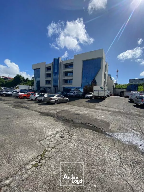 Bureaux 700 m2 Le Lamentin