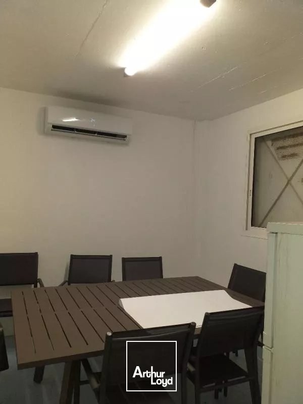 A louer bureaux et stockage Schoelcher 220 m2