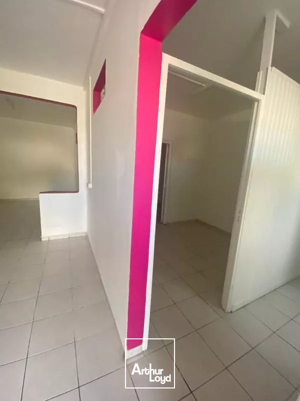 Local commercial / bureau 44 m2 -Sainte-Marie