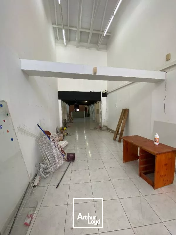 Local commercial 180 m2 FdF
