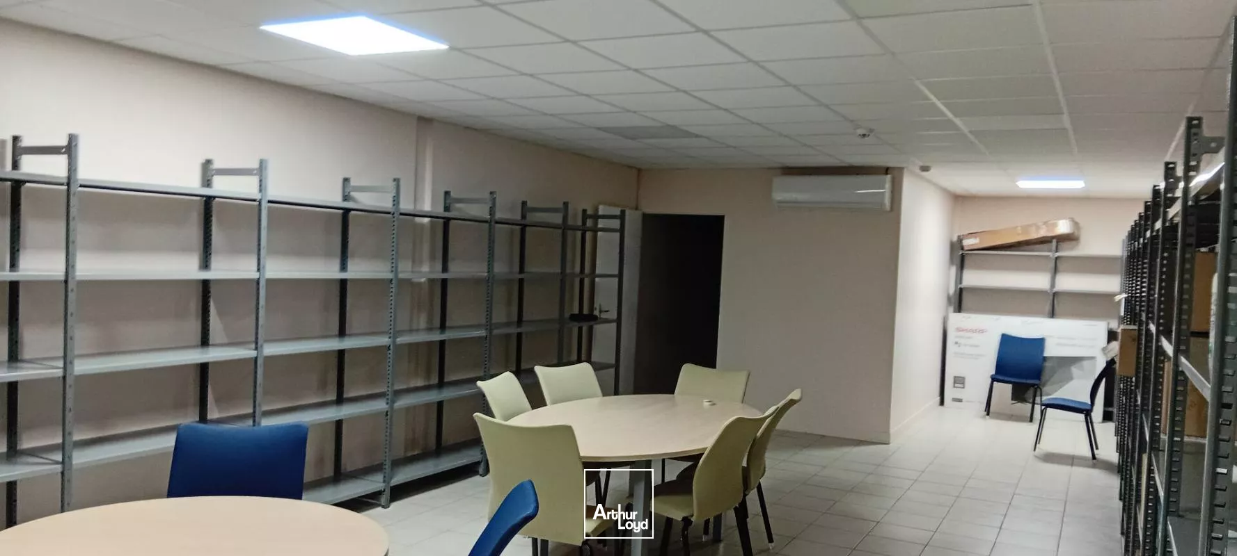 A louer Local commercial Le Lamentin 308 m2