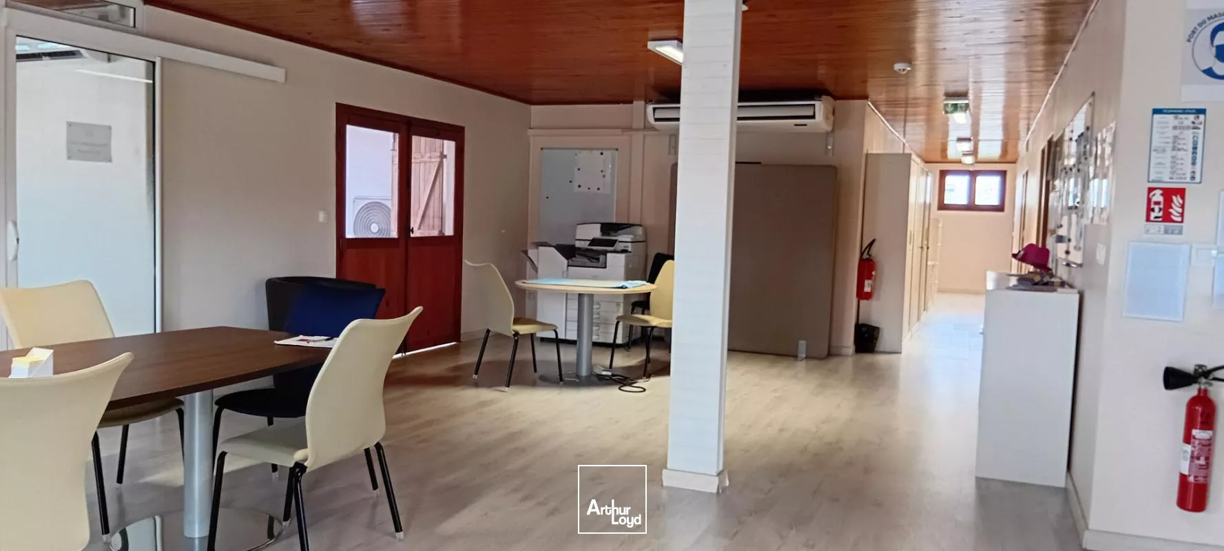 A louer Local commercial Le Lamentin 308 m2