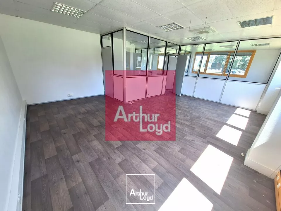CLERMONT-FERRAND LA PARDIEU BUREAUX A LOUER 82 M²