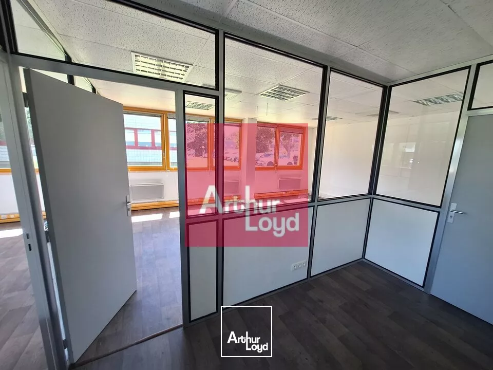 CLERMONT-FERRAND LA PARDIEU BUREAUX A LOUER 82 M²