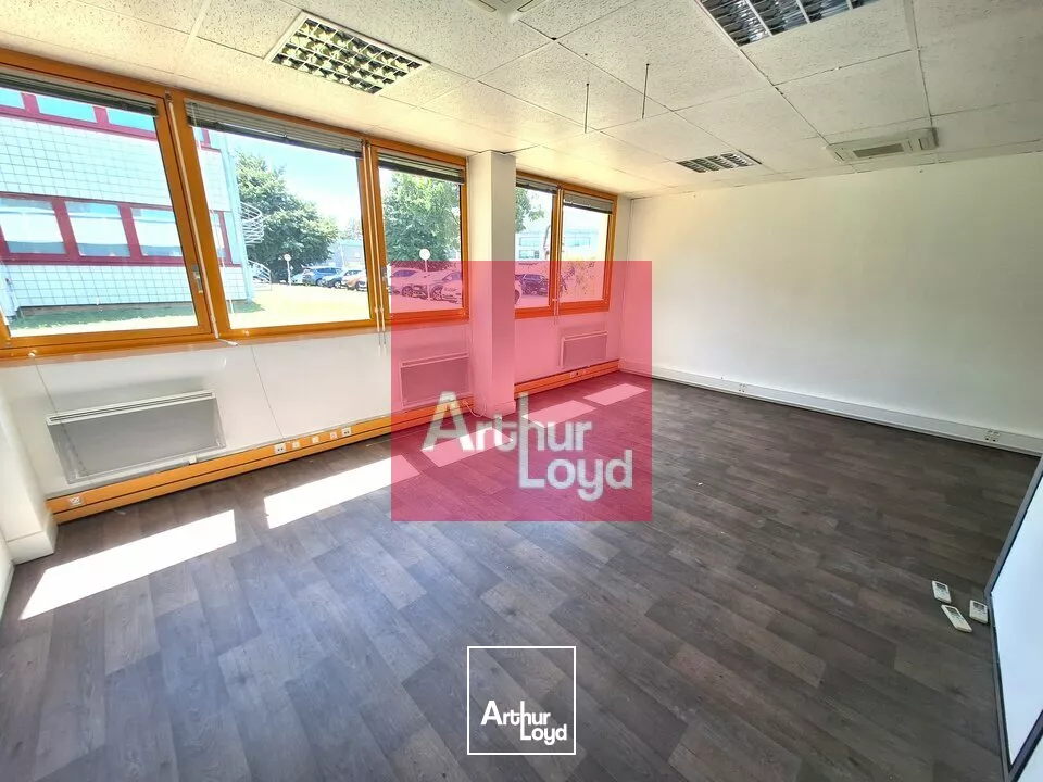 CLERMONT-FERRAND LA PARDIEU BUREAUX A LOUER 82 M²