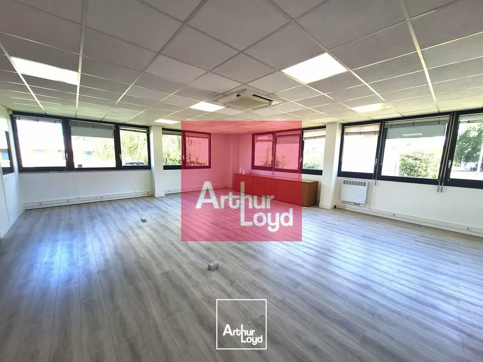 CLERMONT-FERRAND LA PARDIEU BUREAUX A LOUER 160M²