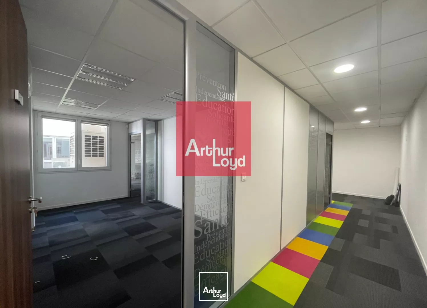 Secteur gare - Bureaux récents à vendre - 252 m2 - Nîmes