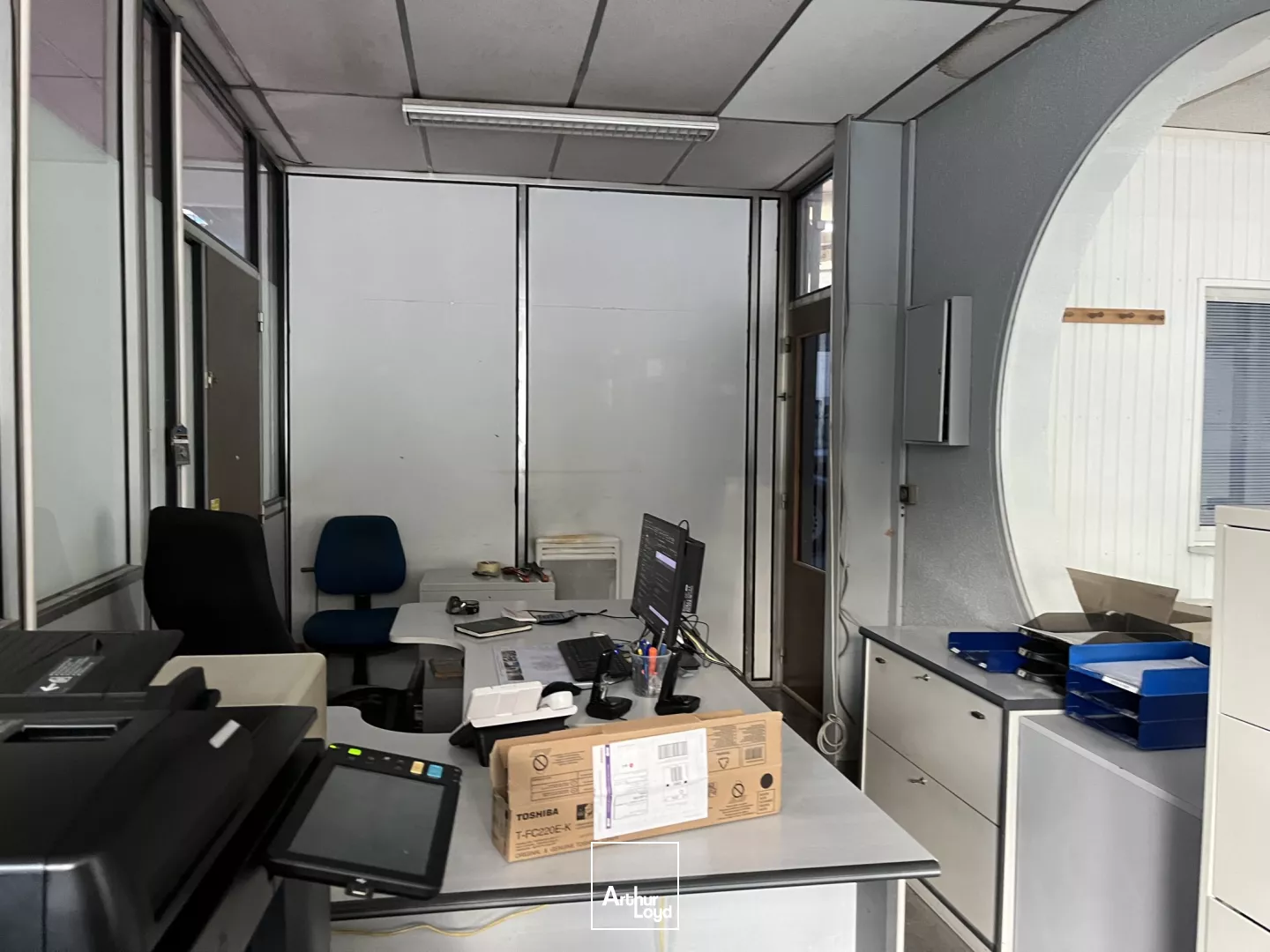 A VENDRE ENSEMBLE IMMOBILIER D'ACTIVITÉ DE 1500 M2 SUR UN FONCIER DE 6000 M2 À CREIL