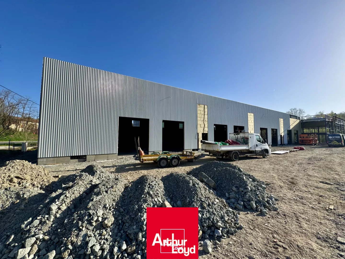 Local d'activité à louer sur l'axe Lyon L'Arbresle, proche de l'A89