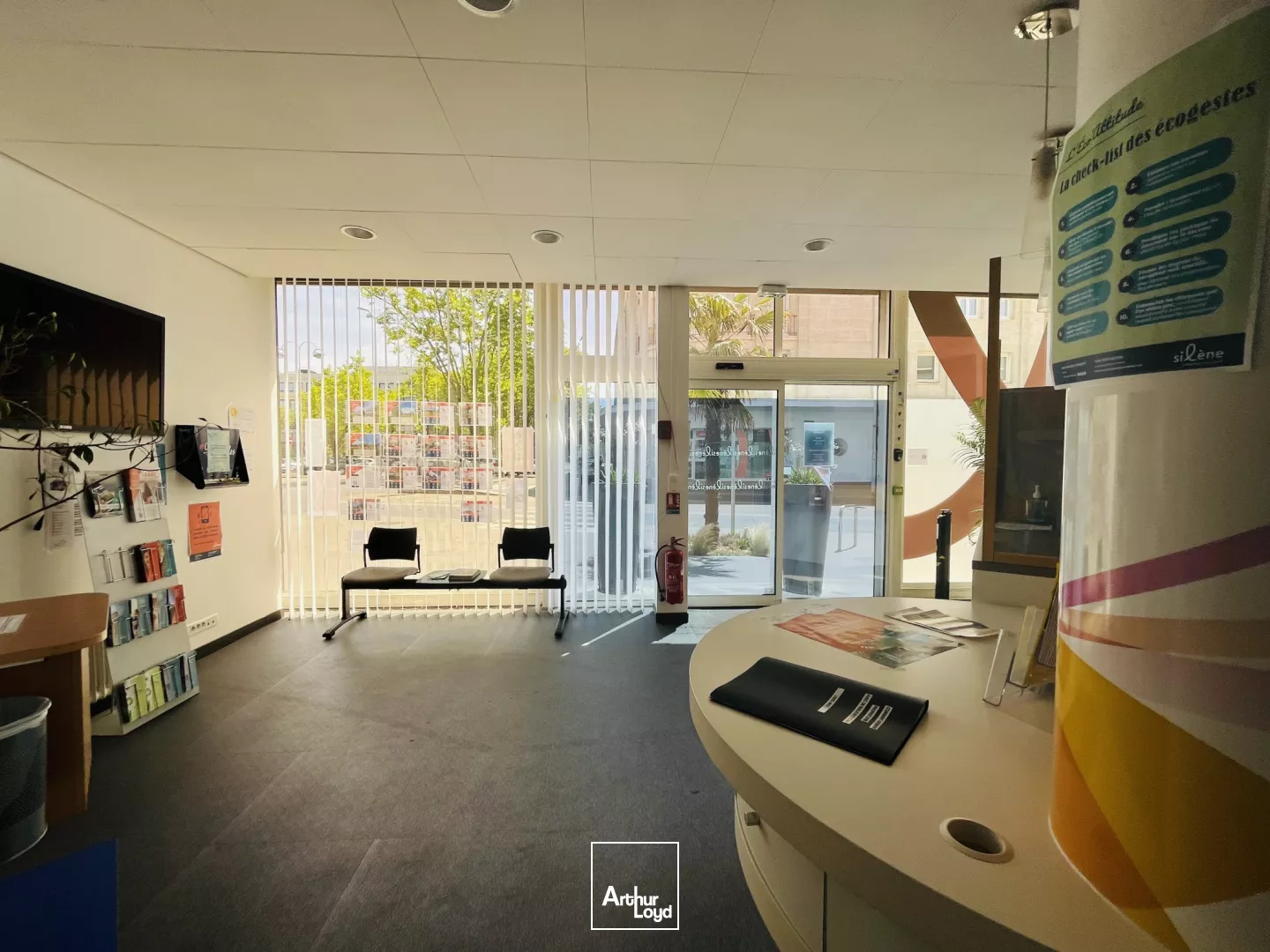 A LOUER LOCAL COMMERCIAL-BUREAUX 200M2 ST NAZAIRE