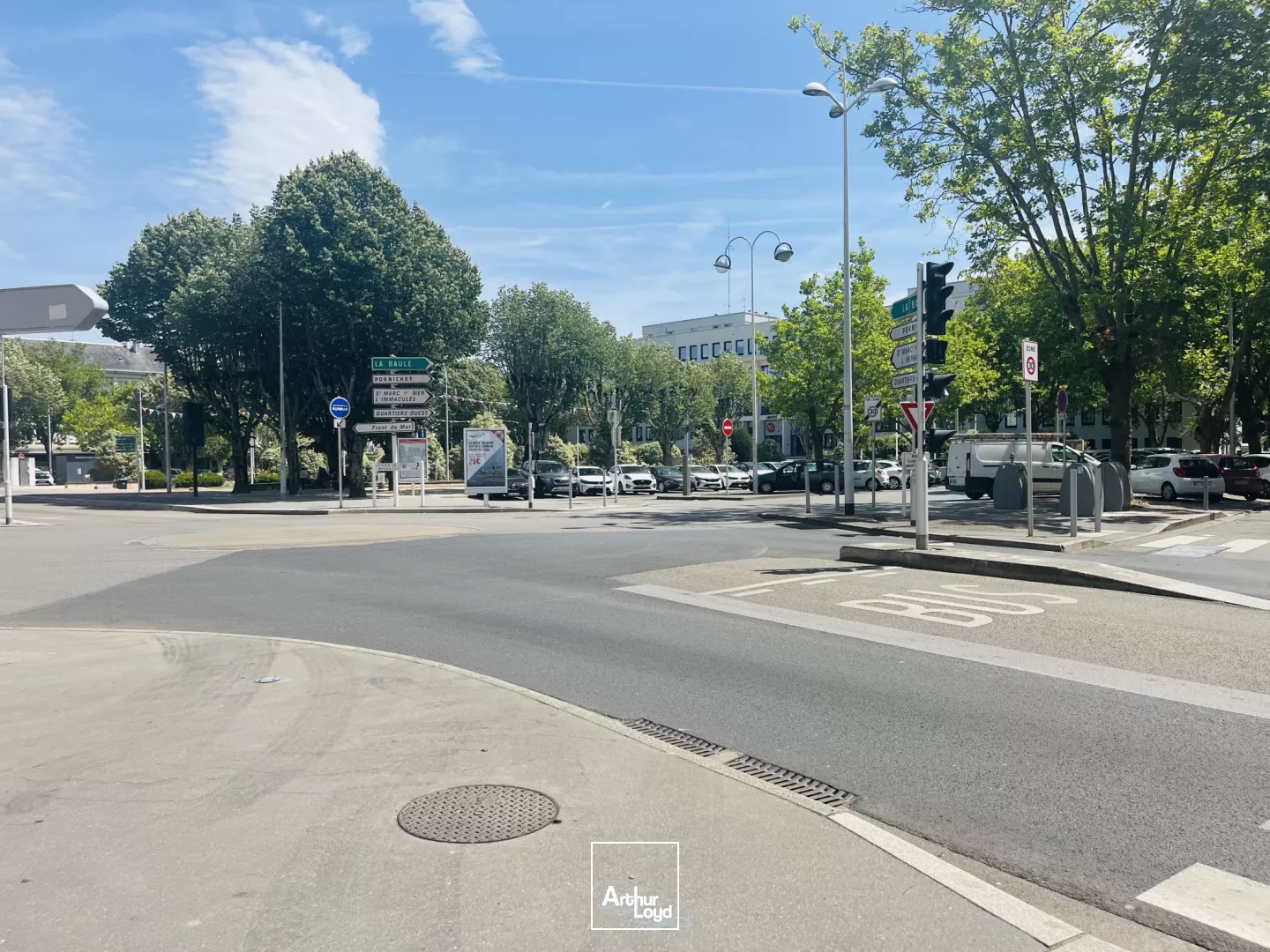 A LOUER LOCAL COMMERCIAL-BUREAUX 200M2 ST NAZAIRE