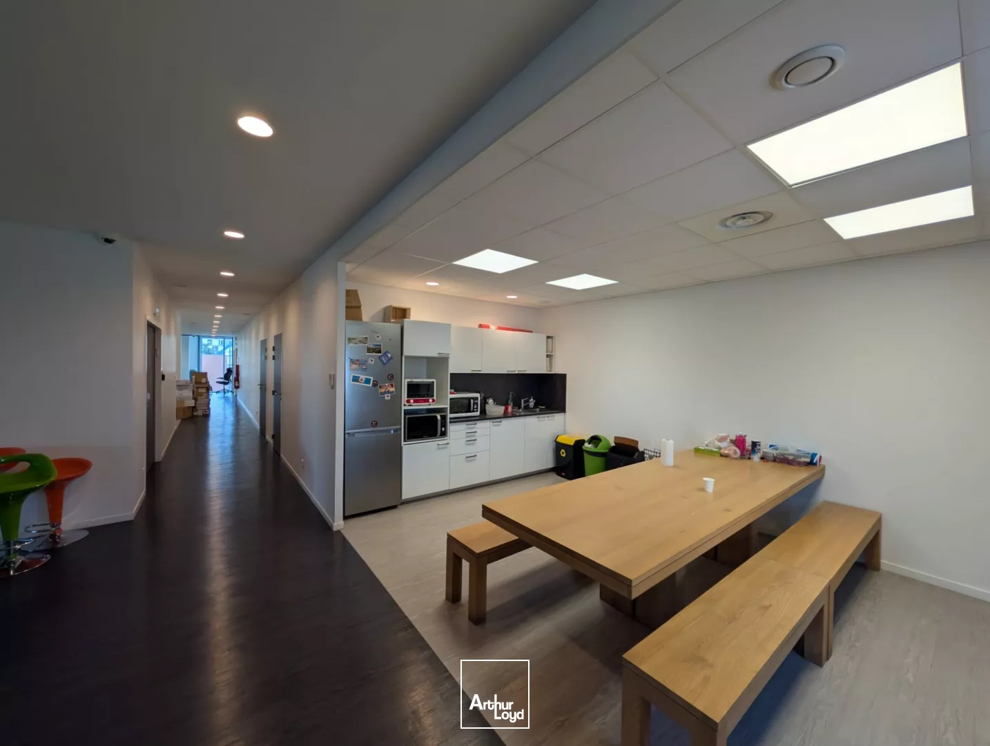 LOCATION BUREAUX 800 M² DIVISIBLES - RER C / A15 - SAINT-GRATIEN