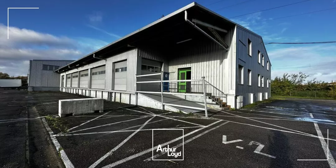 LOCAL D'ACTIVITE - ENTREPOT à LOUER de 4085 m²