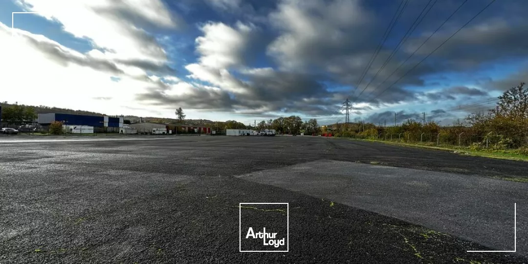 LOCAL D'ACTIVITE - ENTREPOT à LOUER de 4085 m²