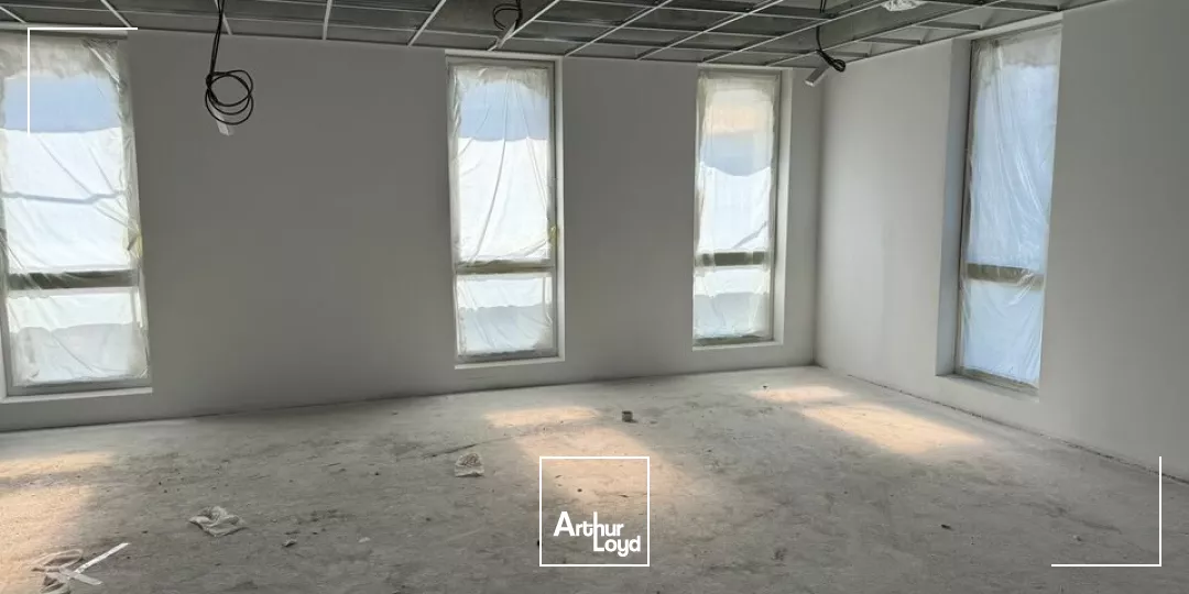 TOURS NORD BUREAUX A LOUER 785 M² NEUFS ERP PMR PARKINGS