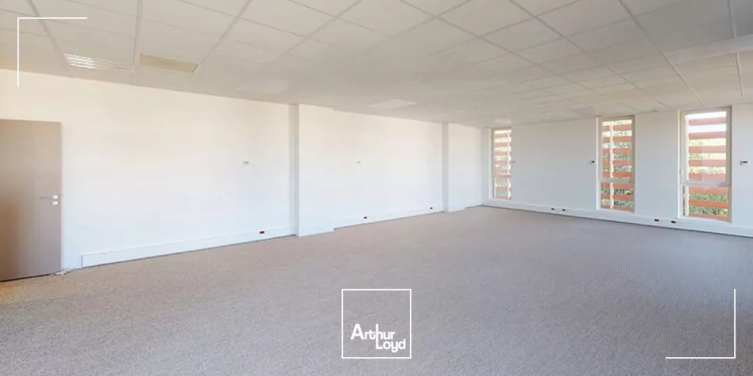 TOURS NORD BUREAUX A LOUER 785 M² NEUFS ERP PMR PARKINGS