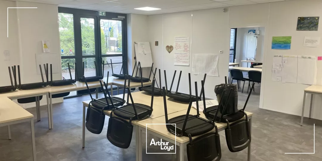 A LOUER BUREAUX 177 M2 BEAUVAIS - ZA LES CHAMPS DOLENT