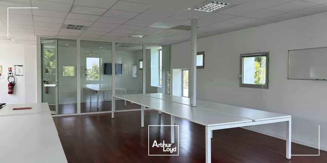 BUREAUX - 240 M2 - ST NAZAIRE OUEST - OCEANIS - LOCAL - MEDICALE- SERVICES