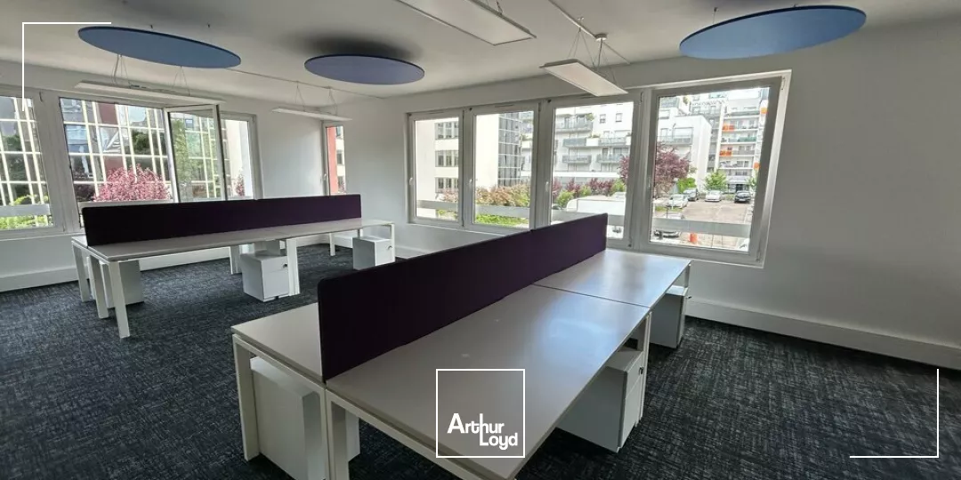 BUREAUX à LOUER de 425.22 m²