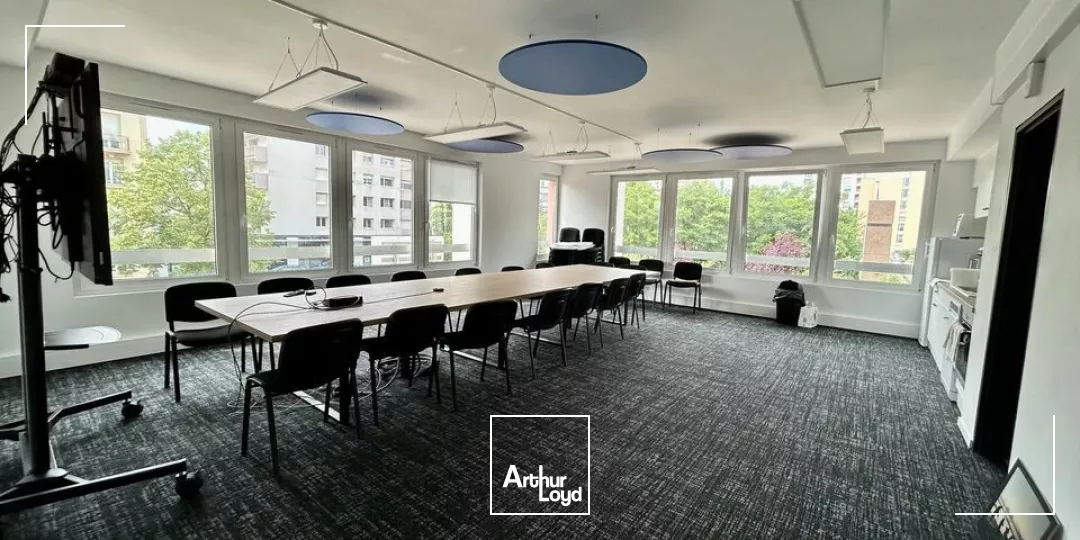 BUREAUX à LOUER de 425.22 m²