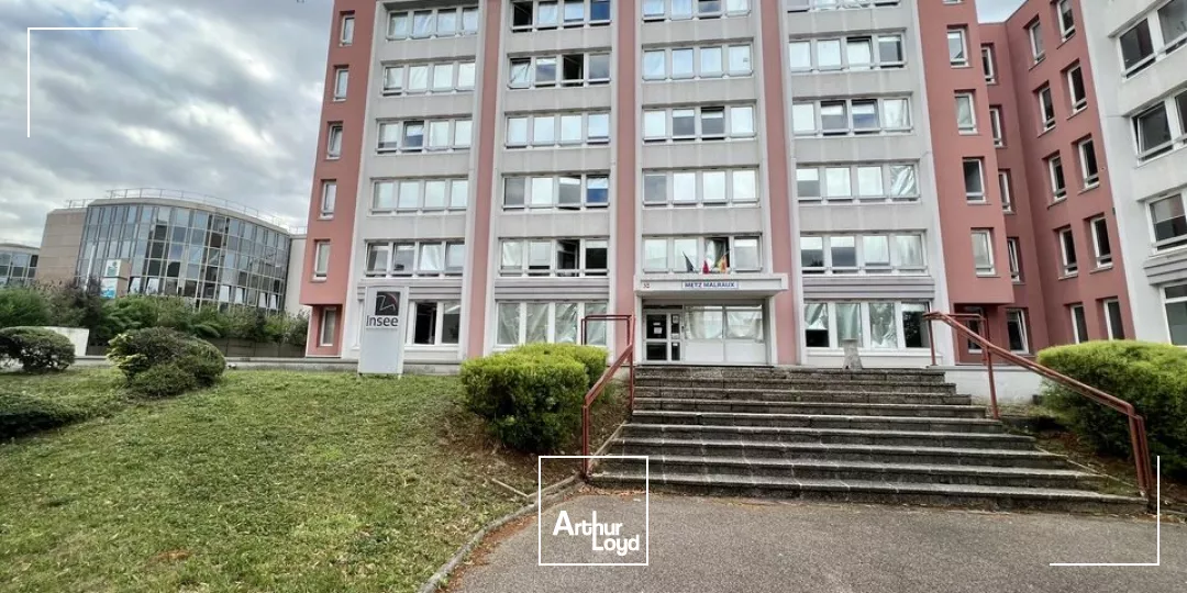 BUREAUX à LOUER de 425.22 m²