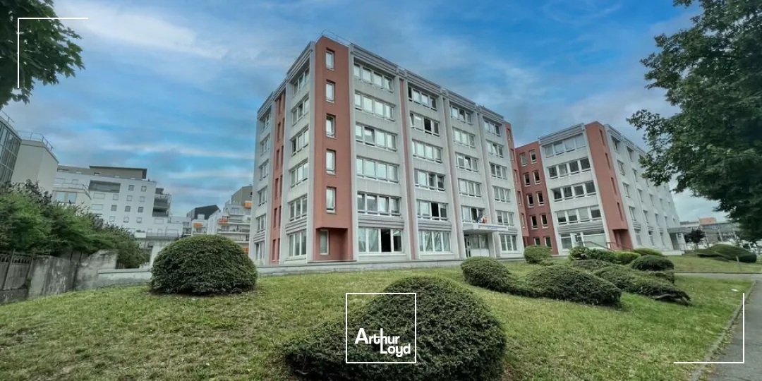 BUREAUX à LOUER de 425.22 m²