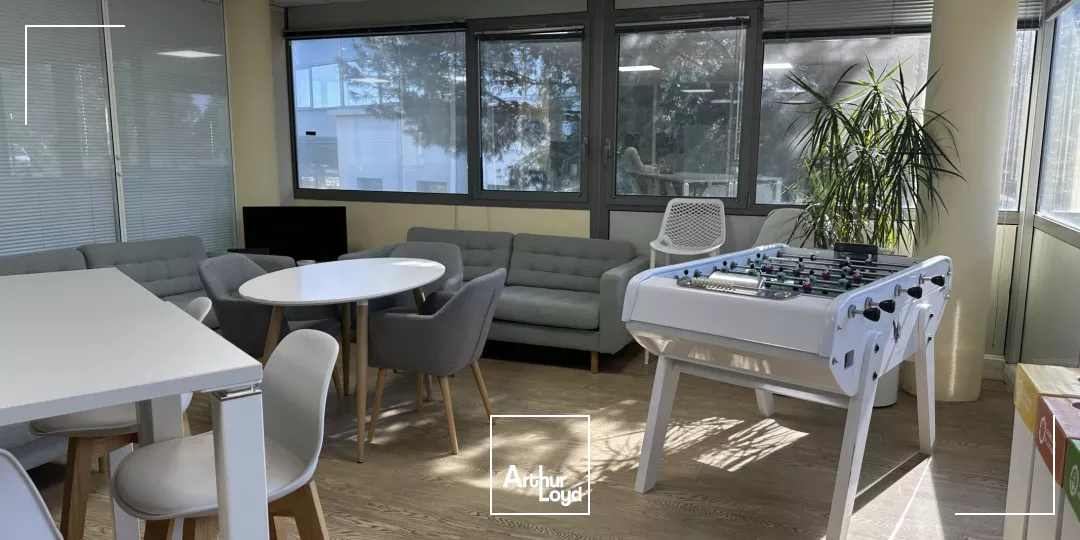 GRAND PLATEAU DE BUREAUX A LOUER AMENAGE