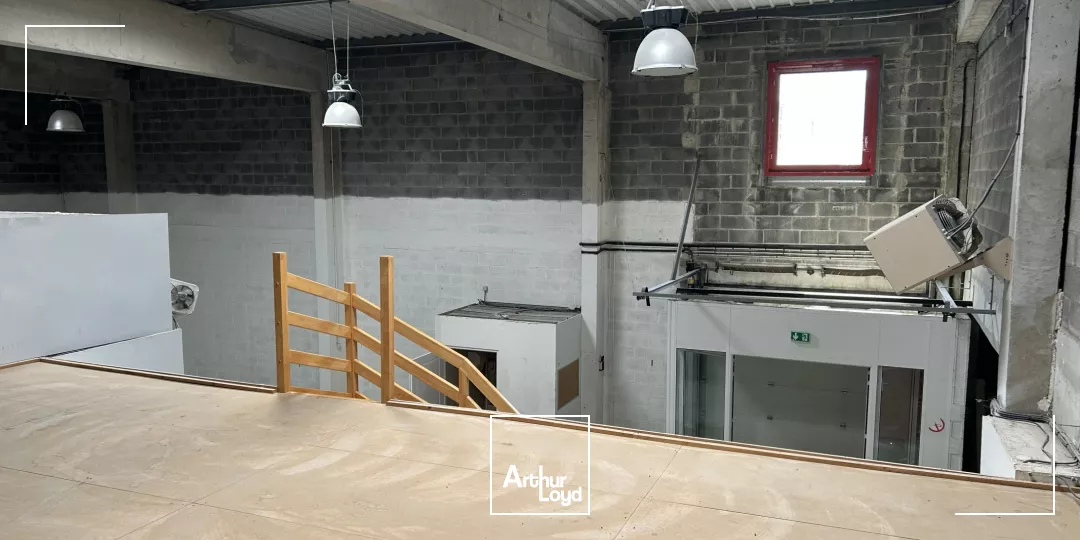 A proximité du Vieux Lille - Surfaces Mixtes de Bureaux et/ou Stockage à Louer