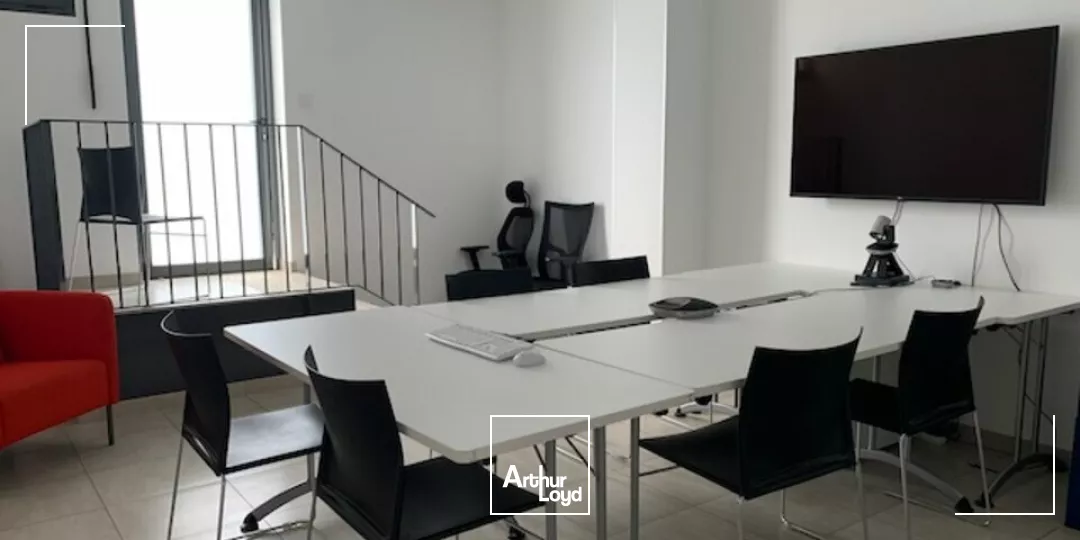 AVIGNON BUREAUX A VENDRE FACE AUX REMPARTS IDEAL PROFESSION. LIBERALE