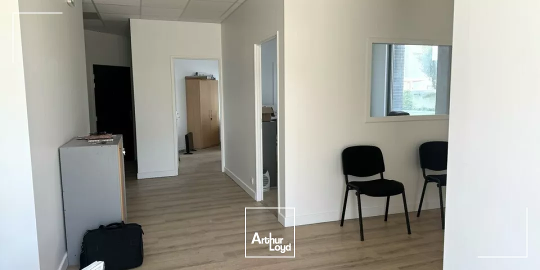 BUREAUX COMMERCIAUX A LOUER - QUARTIER REPUBLIQUE 