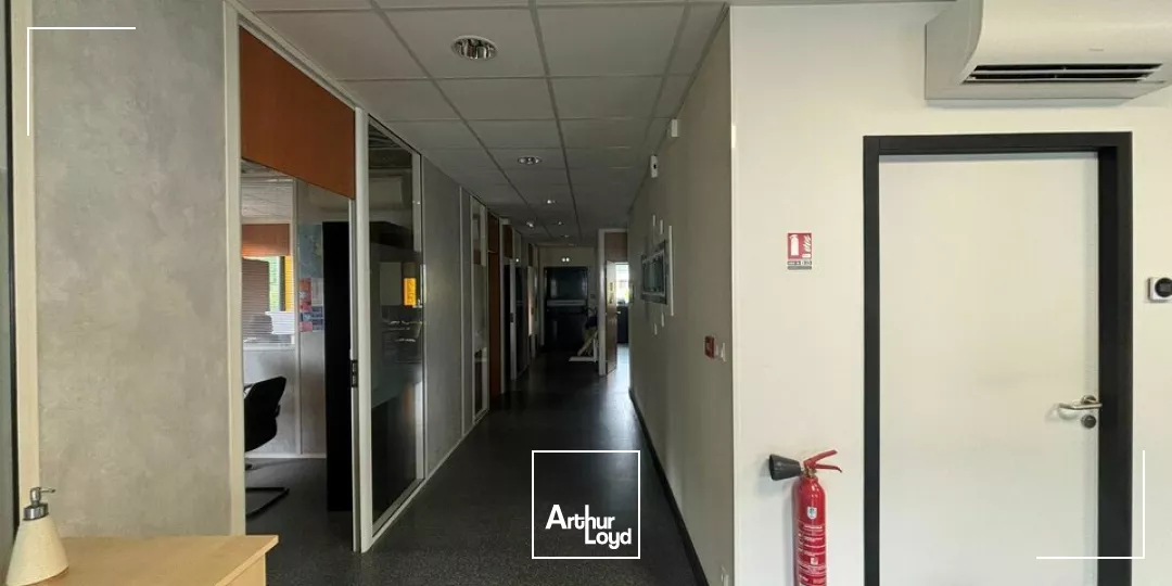 À LOUER  BUREAUX 160 m² - LES HERBIERS