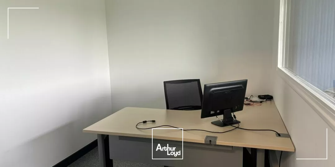À LOUER  BUREAUX 160 m² - LES HERBIERS