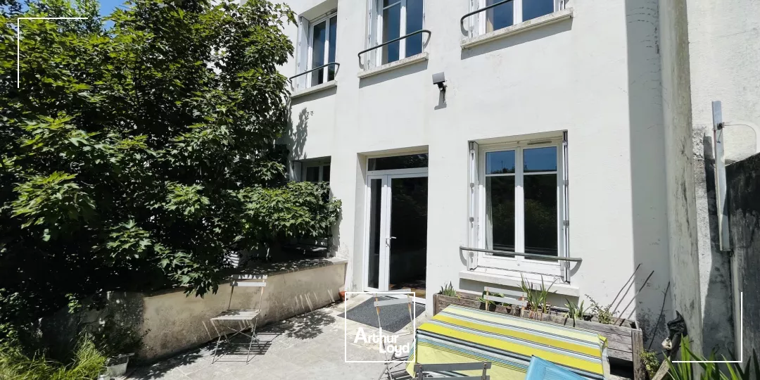 A LOUER BUREAUX ST NAZAIRE DE GAULLE 140M2