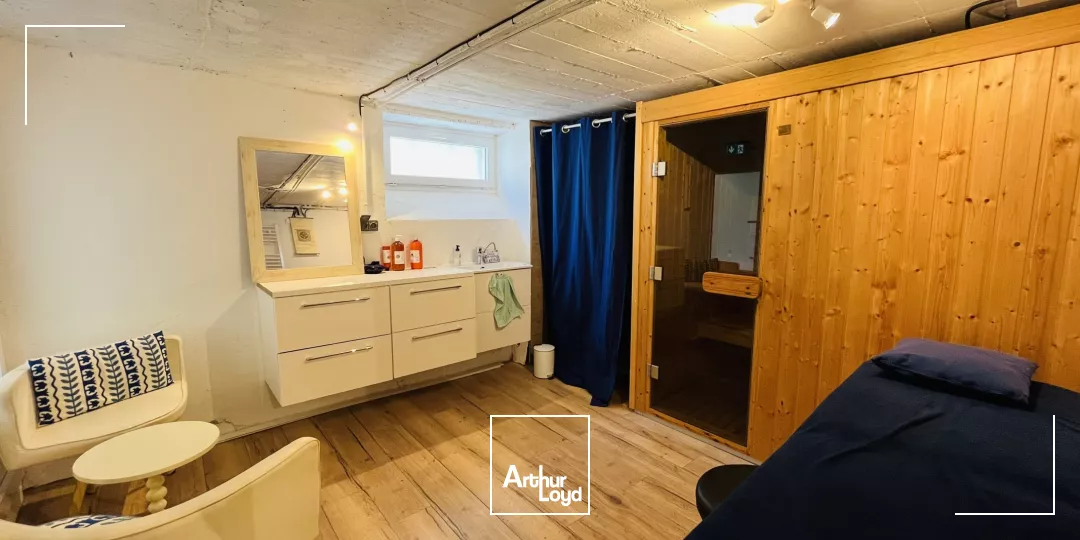 A LOUER BUREAUX ST NAZAIRE DE GAULLE 140M2