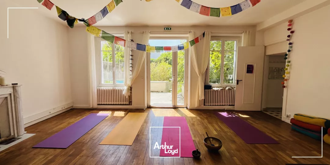 A LOUER BUREAUX ST NAZAIRE DE GAULLE 140M2