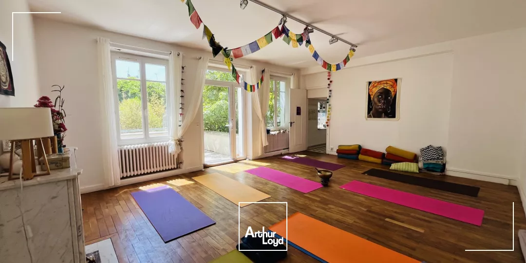 A LOUER BUREAUX ST NAZAIRE DE GAULLE 140M2