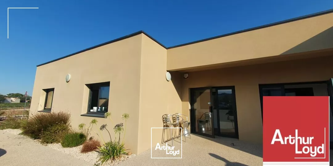 Saint Paul Trois Châteaux - Zone Drôme Sud Provence - A vendre Bâtiment indépendant de Bureaux d'environ 136 m2