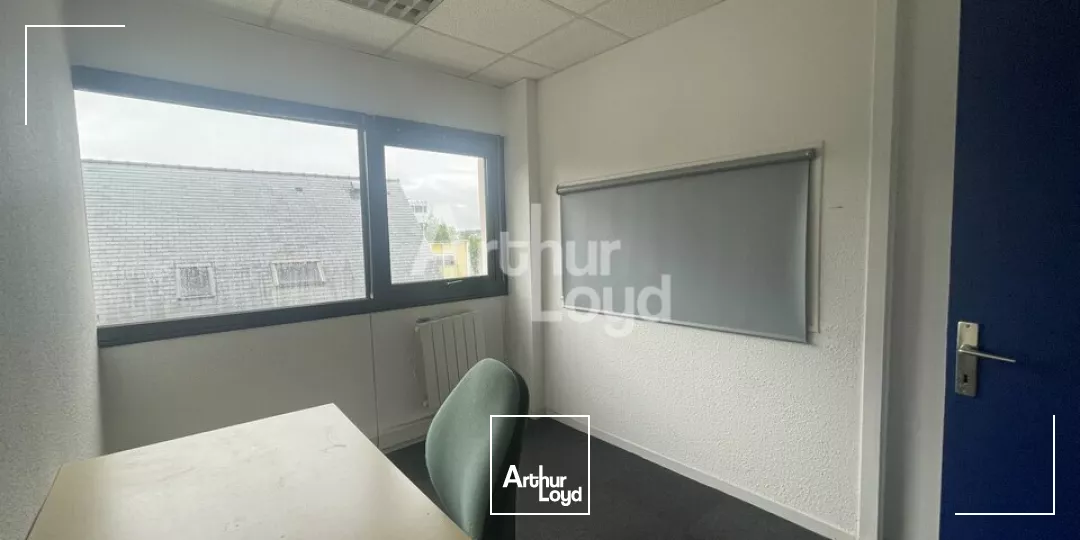 CESSON SEVIGNE - BUREAUX A LOUER - 57 M²