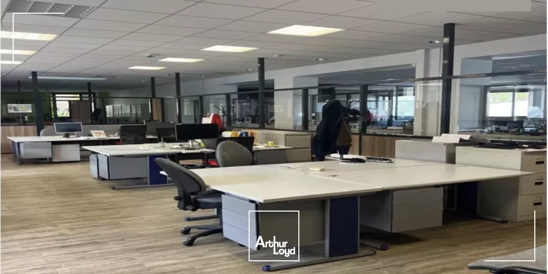 Bureaux et Entrepôts à vendre à SAINT ETIENNE 42100