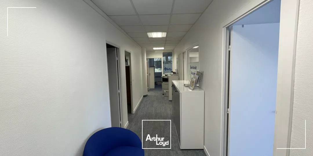 BUREAUX À LOUER-142 M² - ILE DE NANTES