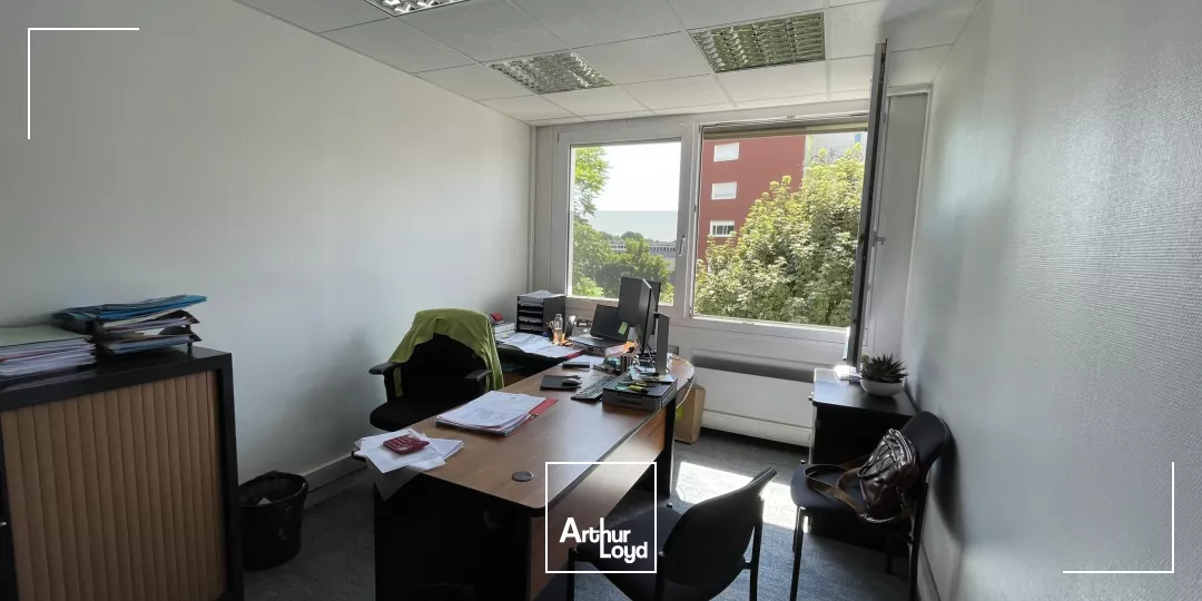 BUREAUX À LOUER-142 M² - ILE DE NANTES