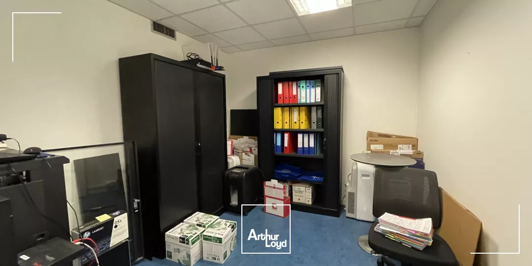 BUREAUX À LOUER-142 M² - ILE DE NANTES