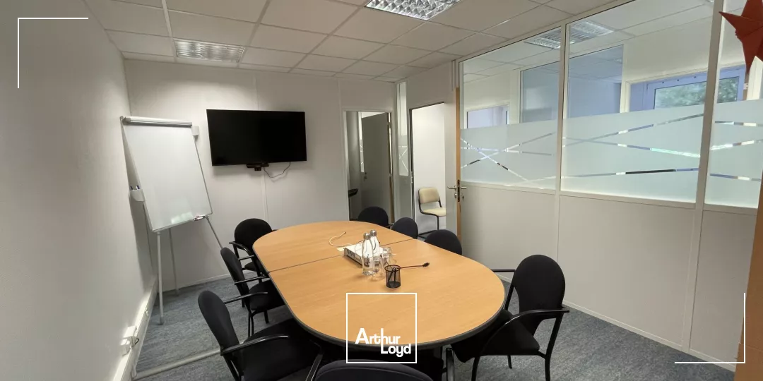 BUREAUX À LOUER-142 M² - ILE DE NANTES