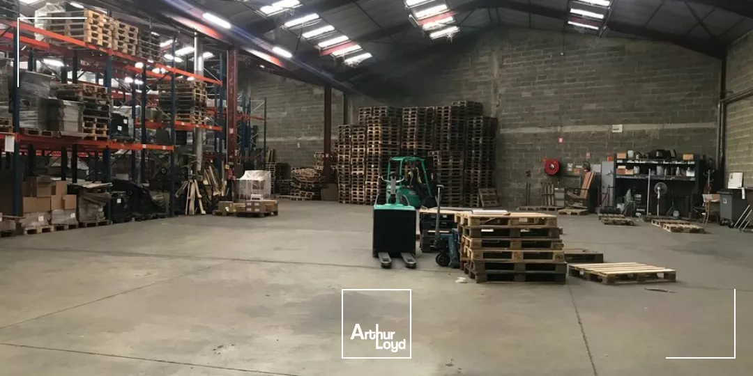 A VENDRE Ensemble immobilier CHAMPFORGEUIL Loué