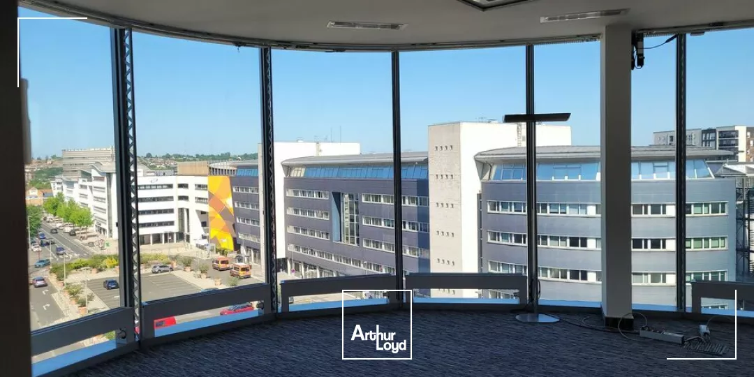 LOCATION BUREAUX 625m²-TERRASSE LE MANS GARE TGV