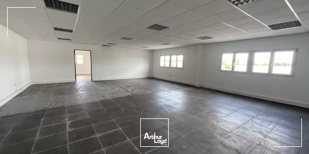 LOCAL D'ACTIVITE - 1500 m2 - A VENDRE - BELLE VISIBILITE ENTRE SOISSONS ET CHATEAU THIERRY