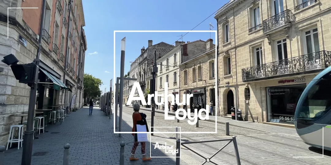 Local commercial de 700 m² à louer en plein coeur de Bordeaux. 
