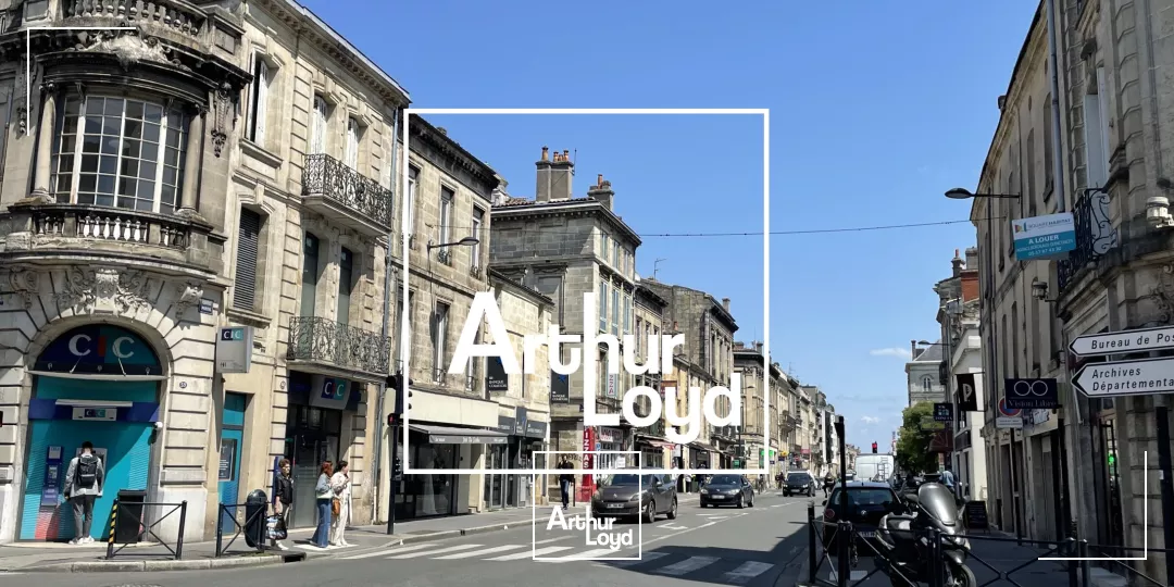 Local commercial de 700 m² à louer en plein coeur de Bordeaux. 