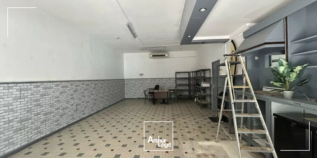 Local commercial - Proche Conservatoire Chalon sur Saône - 