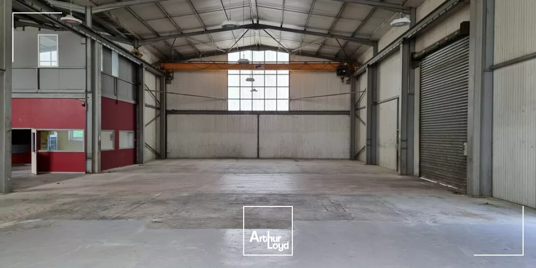 LOCAL D'ACTIVITÉ À LOUER  BESSINES / NIORT DE 837M2